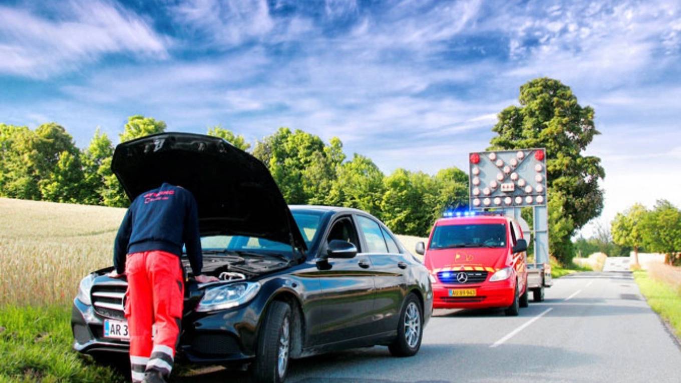 امداد خودرو خلیل دلدار در قلعه رودخان گیلان 09119328123